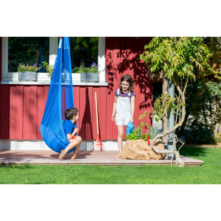 Mesh hammock pod for children