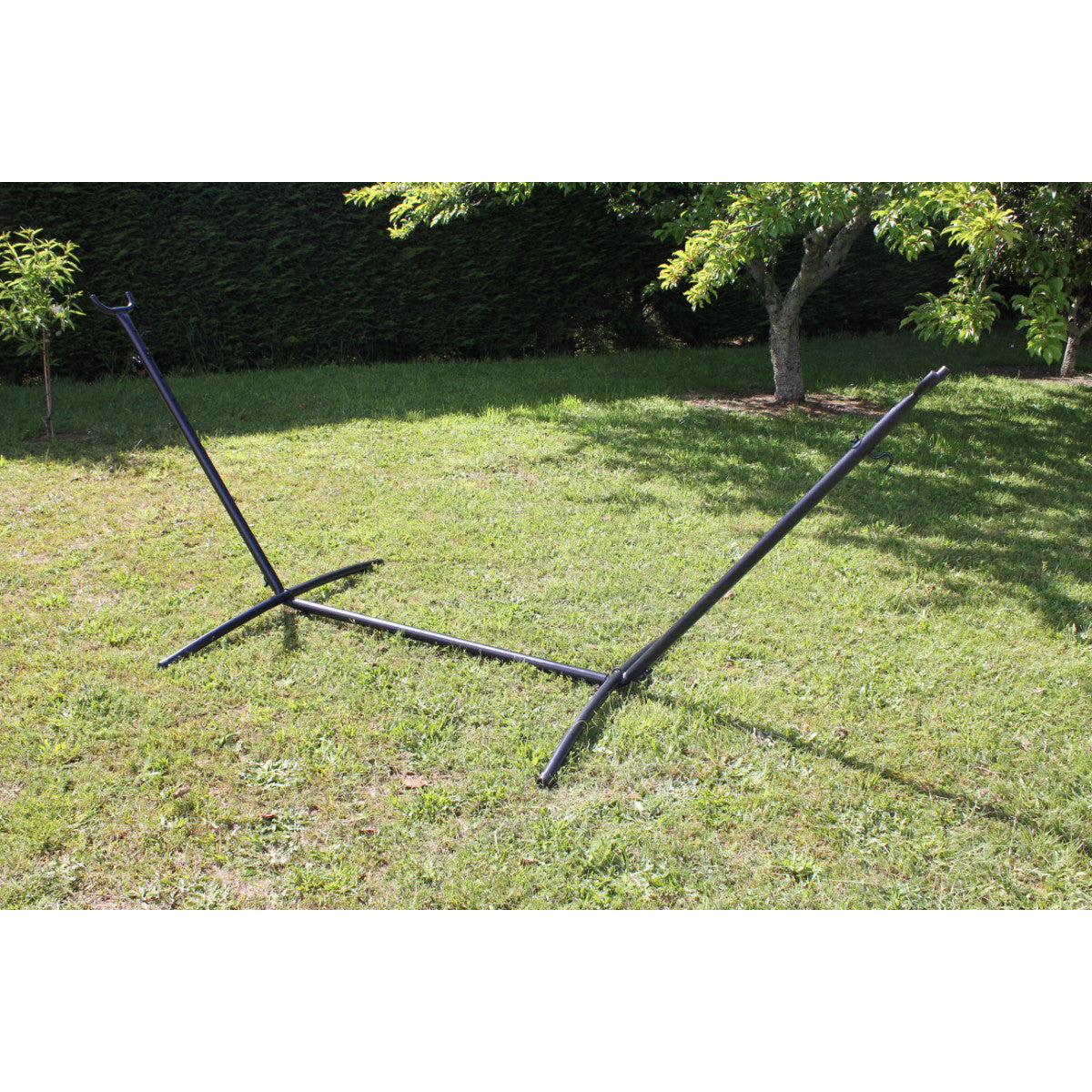 Black metal hammock stand