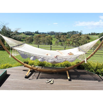 Bar hammock - white - on deck on frame