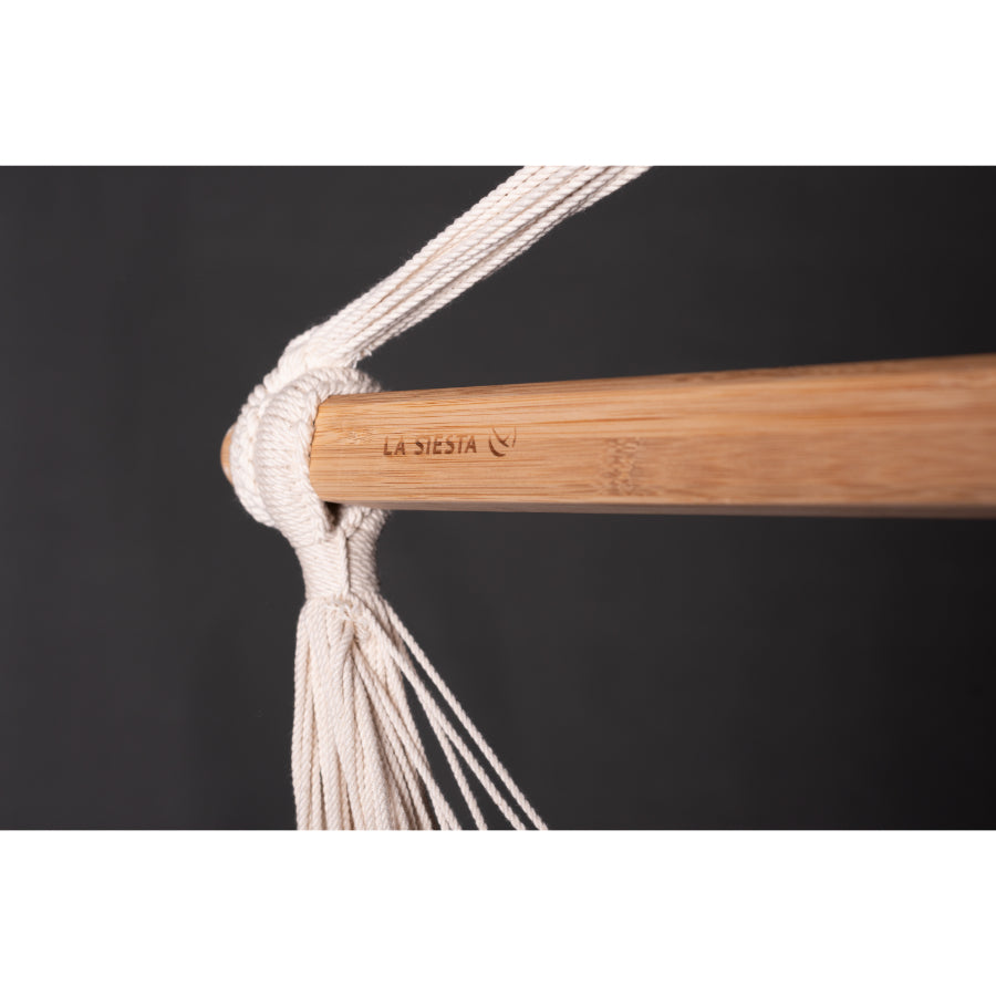 Bamboo spreader bar included